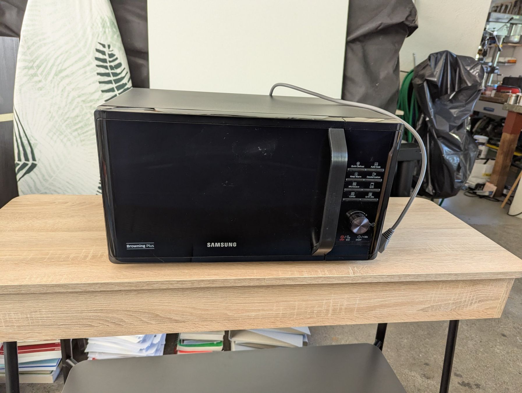 Appareils de cuisine: Samsung Mikrowelle mit Grillfunktion Schwarz – D'occasion à Othmarsingen par Pascal.Ha