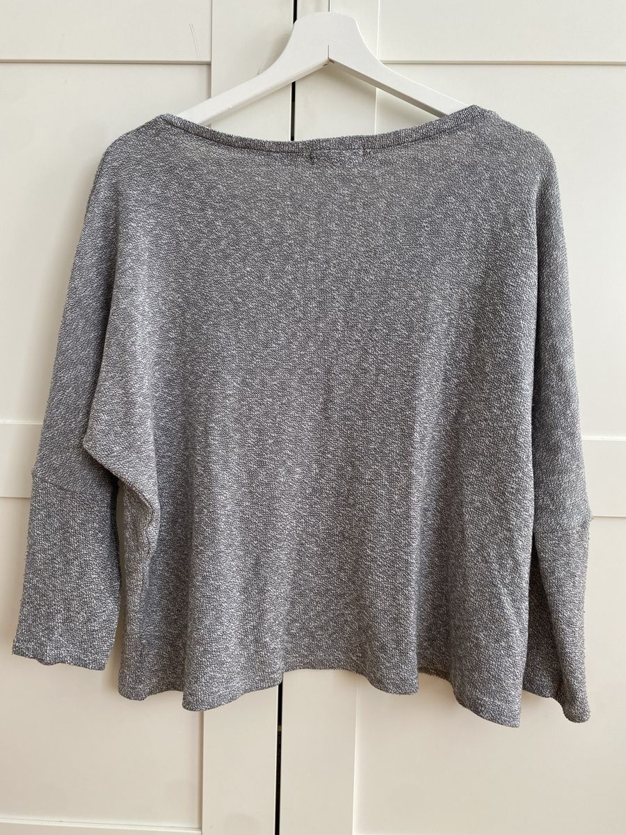 Pullover & Sweatshirts: Grauer melierter Pullover mit V-Ausschnitt, ca. S/M – Gebraucht aus Burgdorf von allesolivia 2