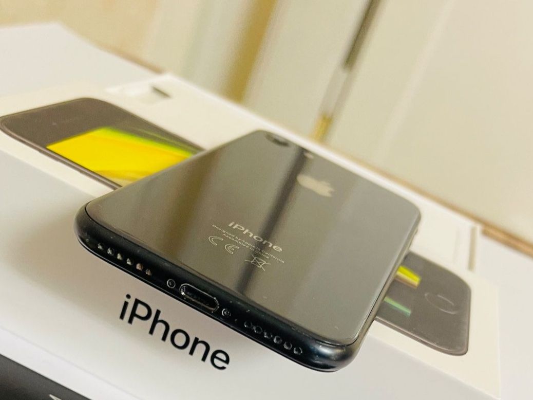 Apple Telefoni cellulari / Smartphones: IPhone SE 2020 128gb – Usato da Luzern venduto da Waince786 2