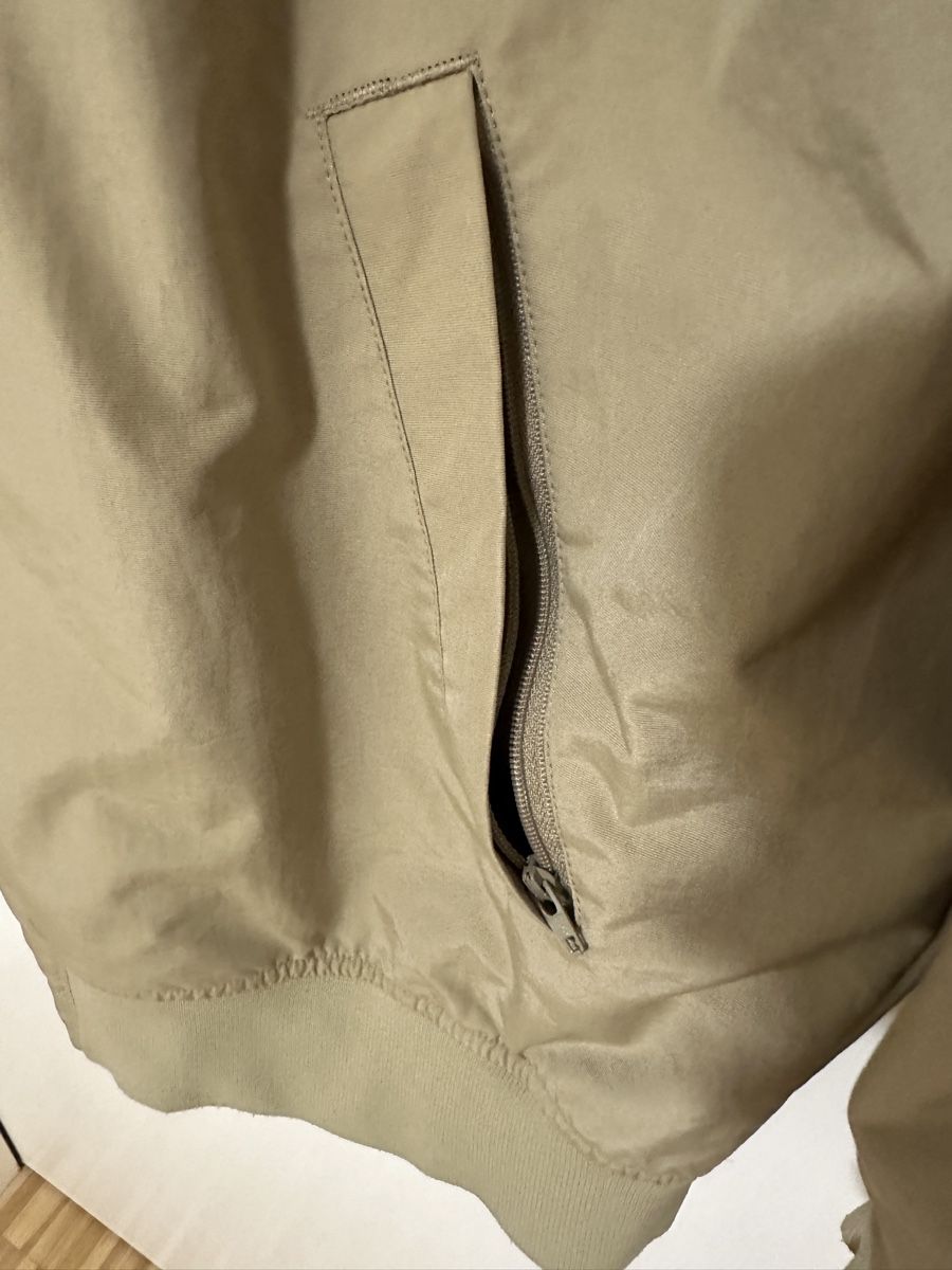 Fred Perry Jacken: Fred Perry Jacke, Top Zustand, Beige, Grösse M – Neu (gemäss Beschreibung) aus Luzern von fla_b9xh 1