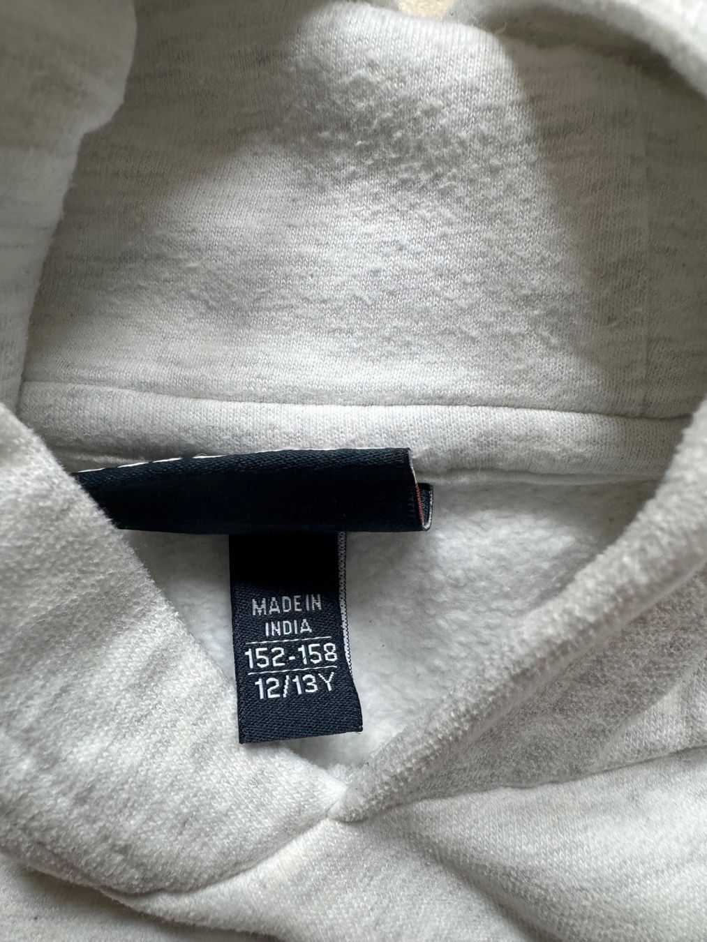 Ellesse Pullover & Sweatshirts: Ellesse Kapuzenpullover grau Grösse 152-158 gebraucht – Gebraucht aus Bäriswil BE von salatissimo 1