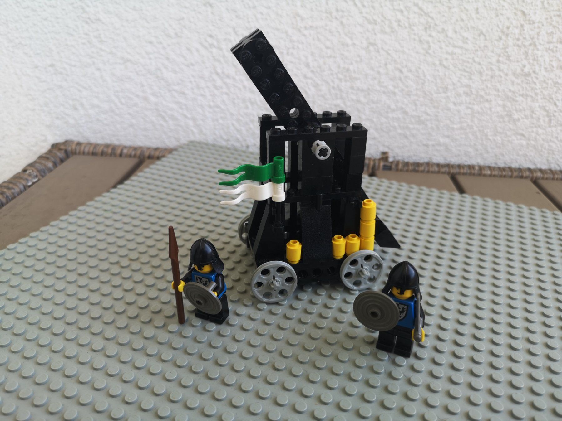 Lego Giocattoli: LEGO 6030 Catapult komplett mit Anleitung – Usato da Goldau venduto da MacPad 1