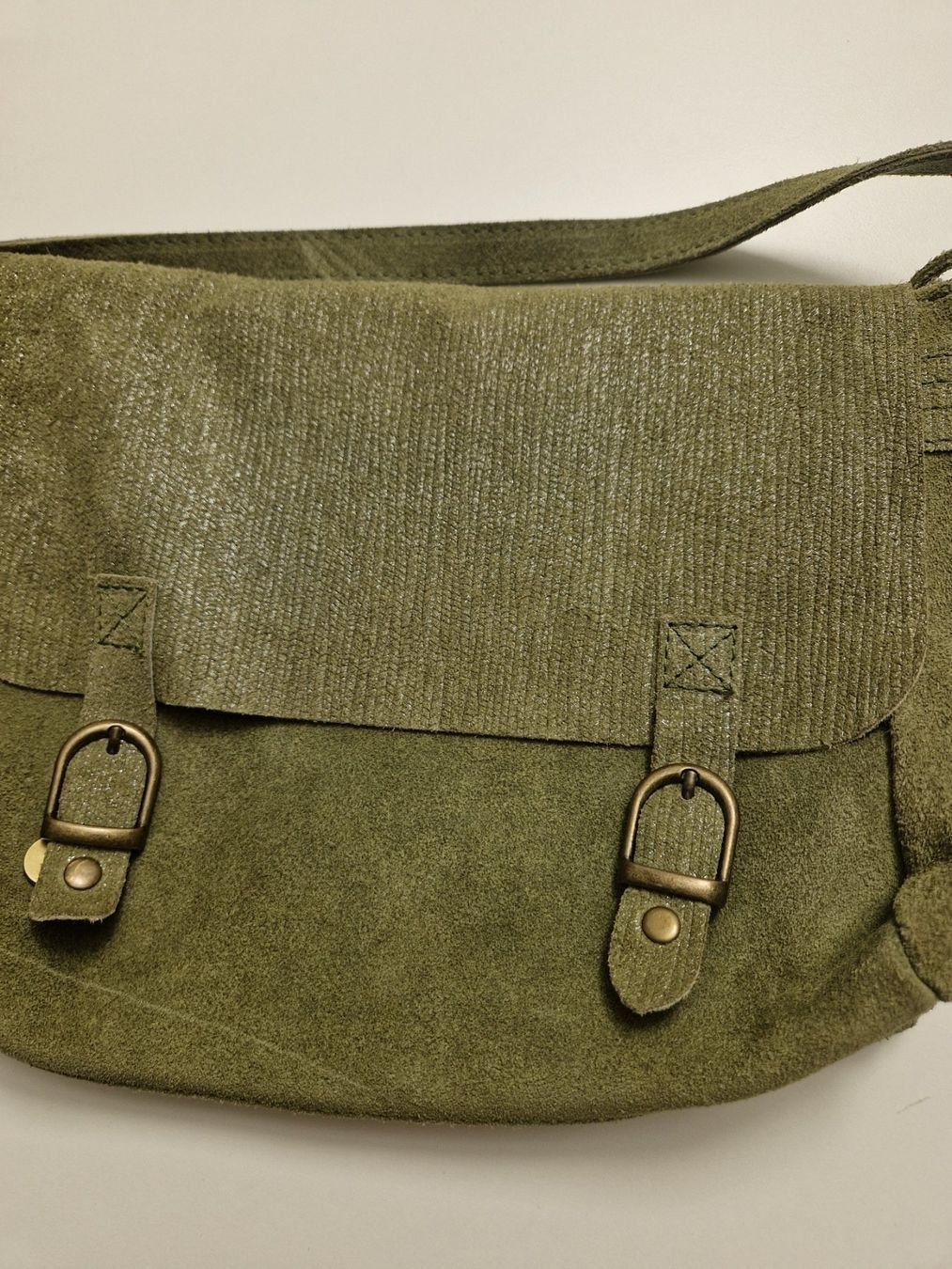 Borse da donna: Echte Wildledertasche Olivgrün – Nuovo (secondo la descrizione) da Glattbrugg venduto da mas_75t2 1