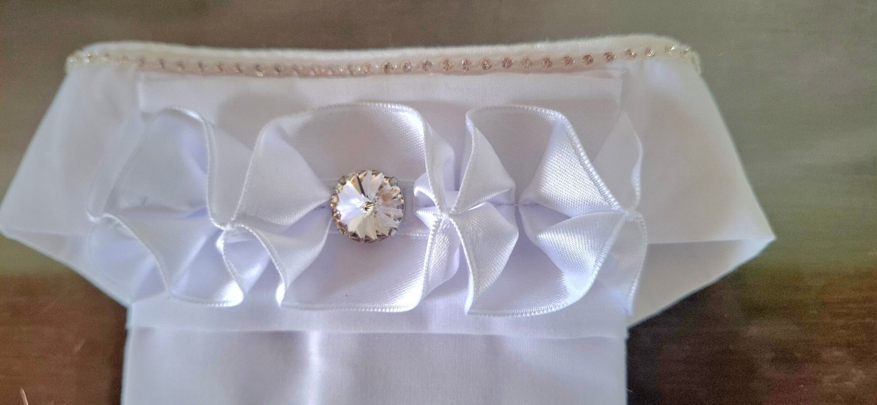 Sonstige Accessoires für Damen: Damen Krawatte Weiss mit Schmuck neu – Gebraucht aus Subingen von RR-DD