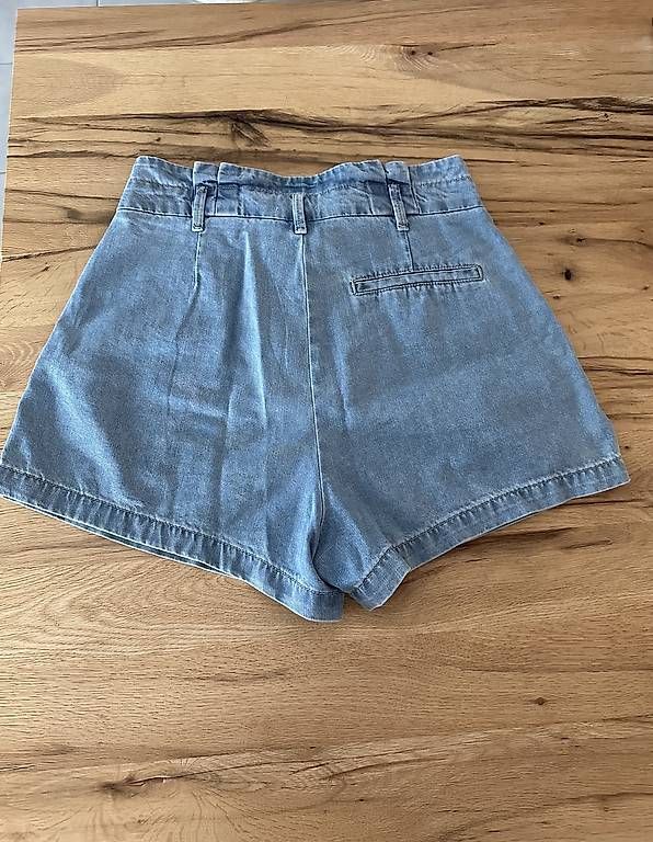Jeans: Jeans-Shorts (L) – Usato da Füllinsdorf venduto da Neewmi 3