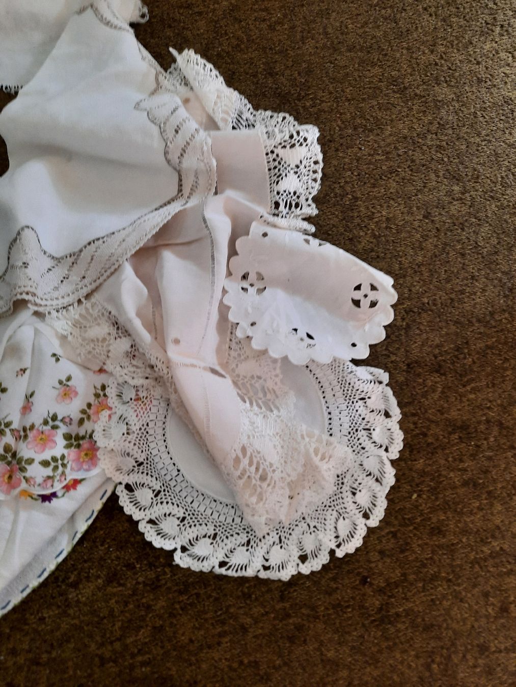 Tutte le decorazioni: ca. 15 schöne Deckeli – Usato da Busswil BE venduto da balu37 3