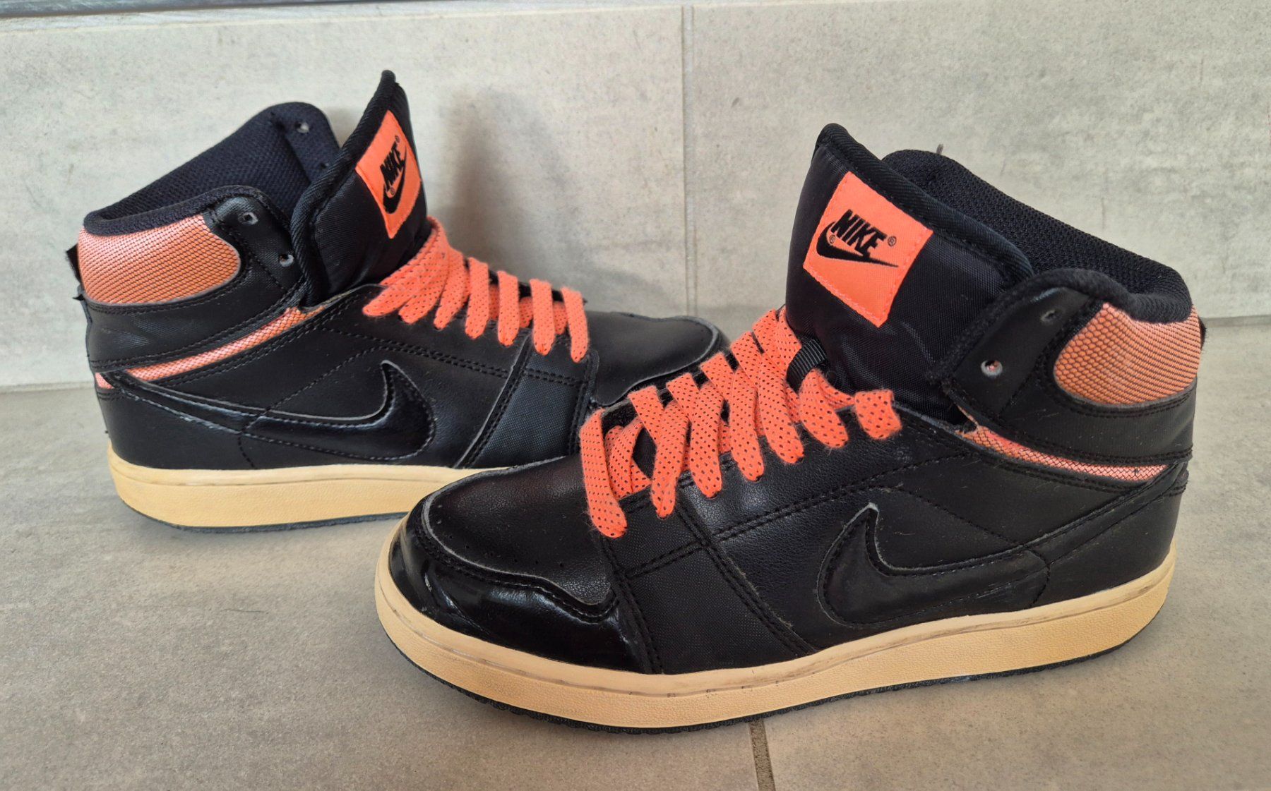 Nike Damenschuhe: NIKE Sneaker Gr. 37.5 – Gebraucht aus Wolfwil von s.ara_c 1