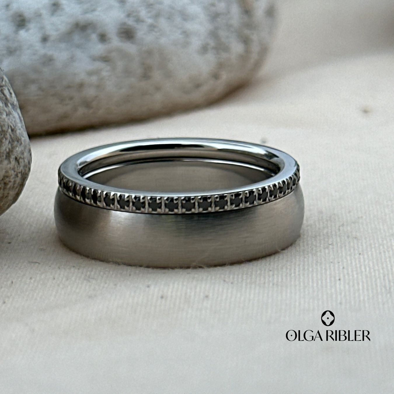 Olga Ribler Bagues: Edelstahl und Titanium Set aus 2 Ringen Grösse 58 – Neuf (Voir description) à Luzern par Schmuckoutlet