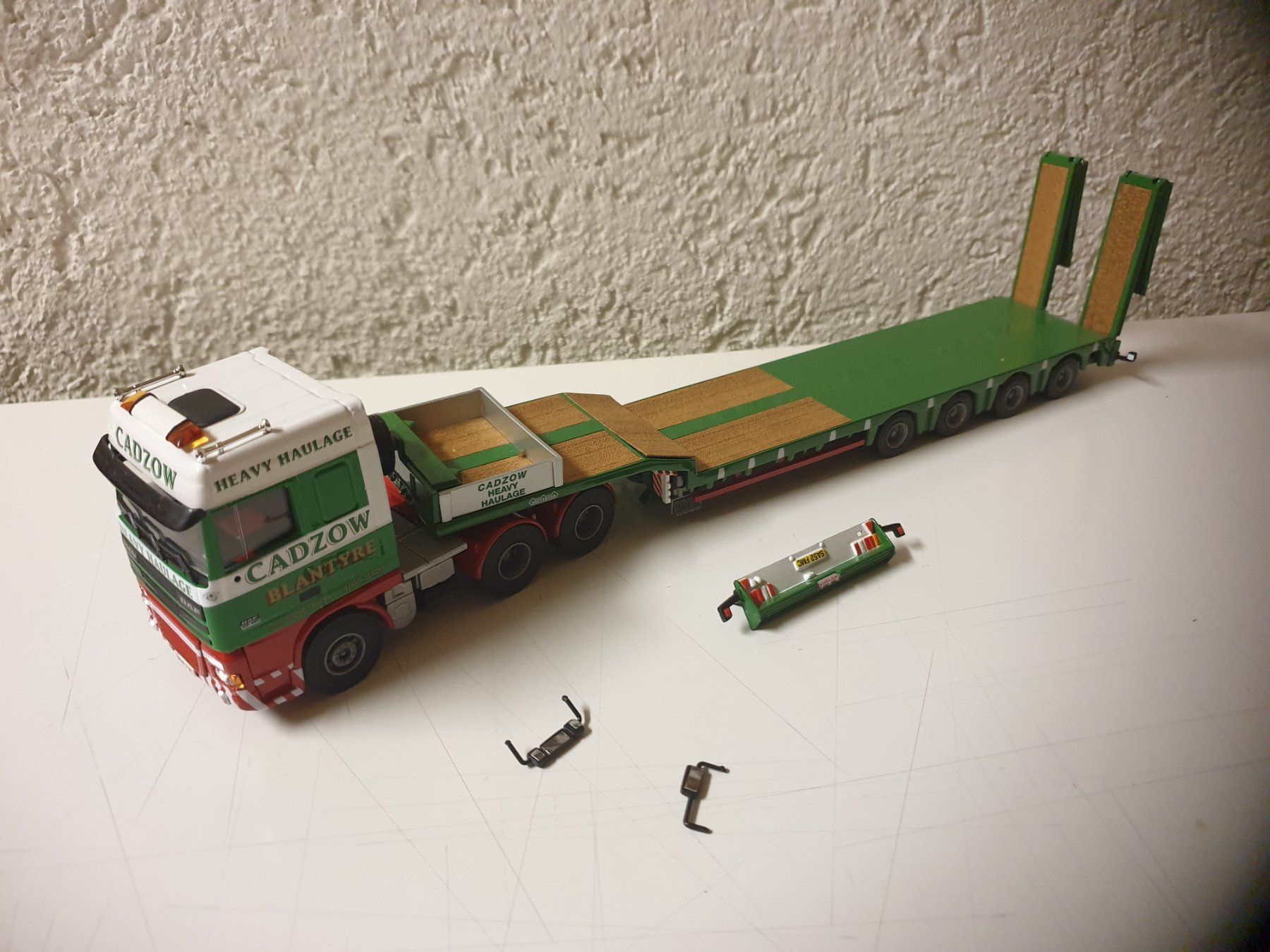 Kit di modellismo & Modellini statici: DAF Schwertransport Cadzow 1:50 – Usato da Baar venduto da Liebherrbagger 8