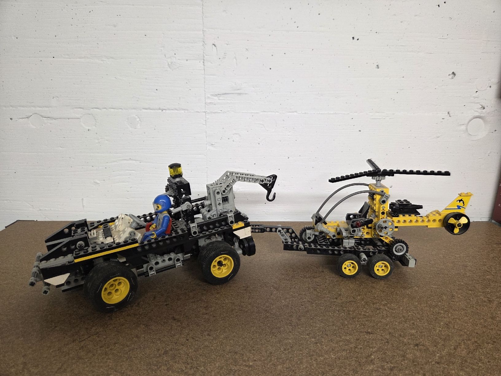 Lego Kit di costruzioni: Lego Technic Abschleppwagen mit Helikopter gebraucht – Usato da Elgg venduto da Fufu28 1