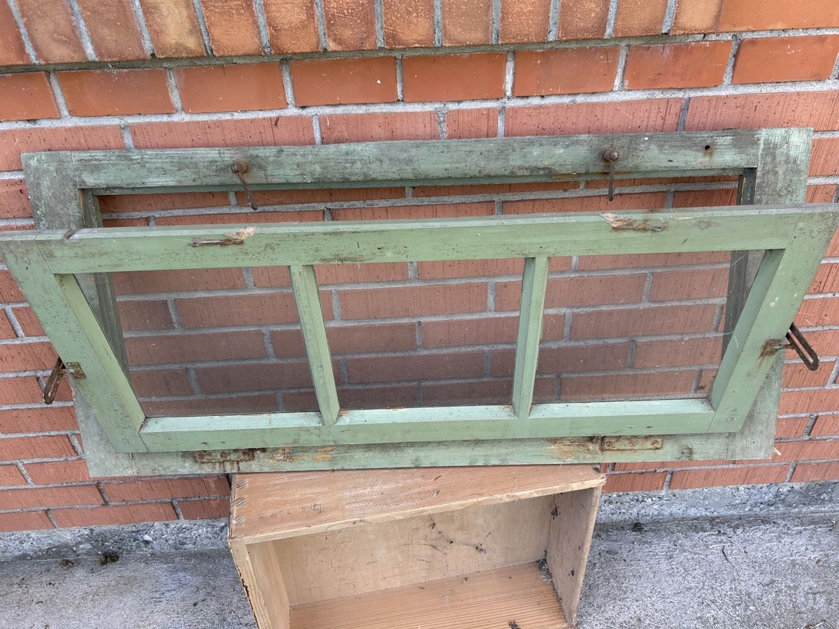 Finestre: Antikes altes Kellerfenster  – Usato da Gwatt (Thun) venduto da ate_6ng8 3