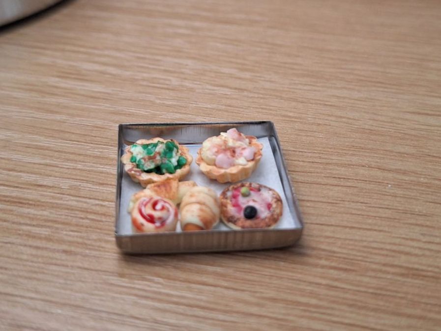 Puppenhäuser & -möbel: Backblech mit Apero Gebäck Handgemacht – Neu (gemäss Beschreibung) aus Zürich von HandmadeTinyFood 3