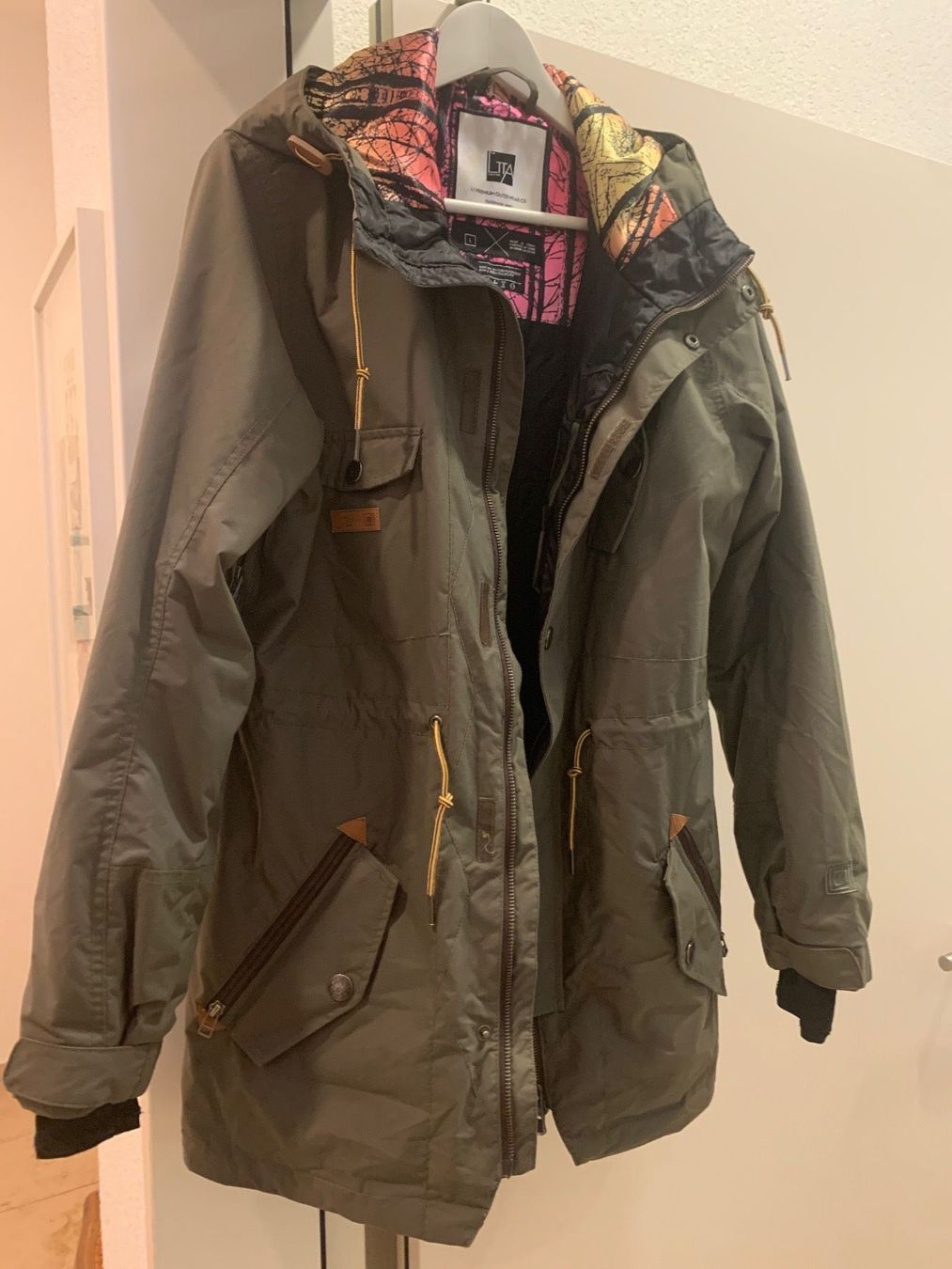 Giacche: NEU Ski/Snowboard Jacke – Nuovo e nell'imballaggio originale da Basel venduto da AVLiving