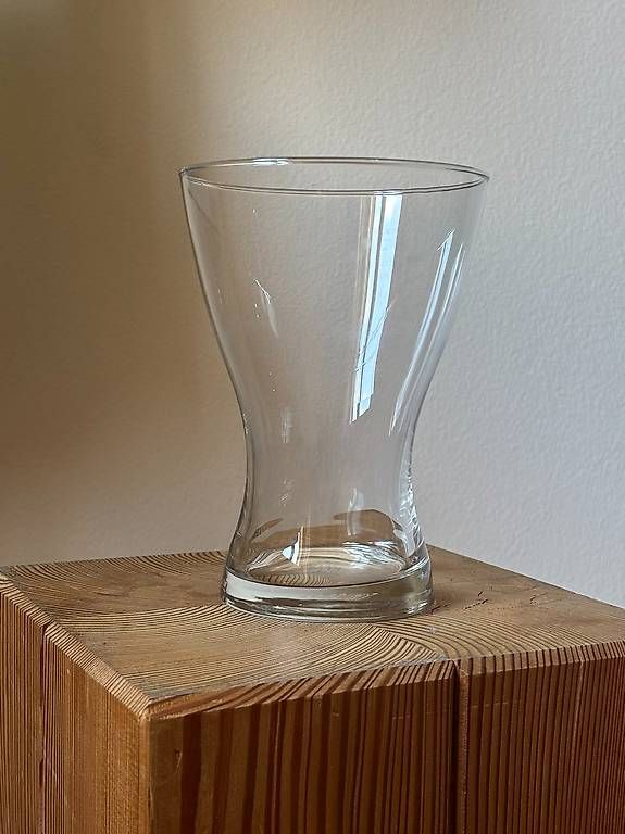 Vasi & Recipienti: Glass Vase (20cm) – Usato da Zürich venduto da mariya_