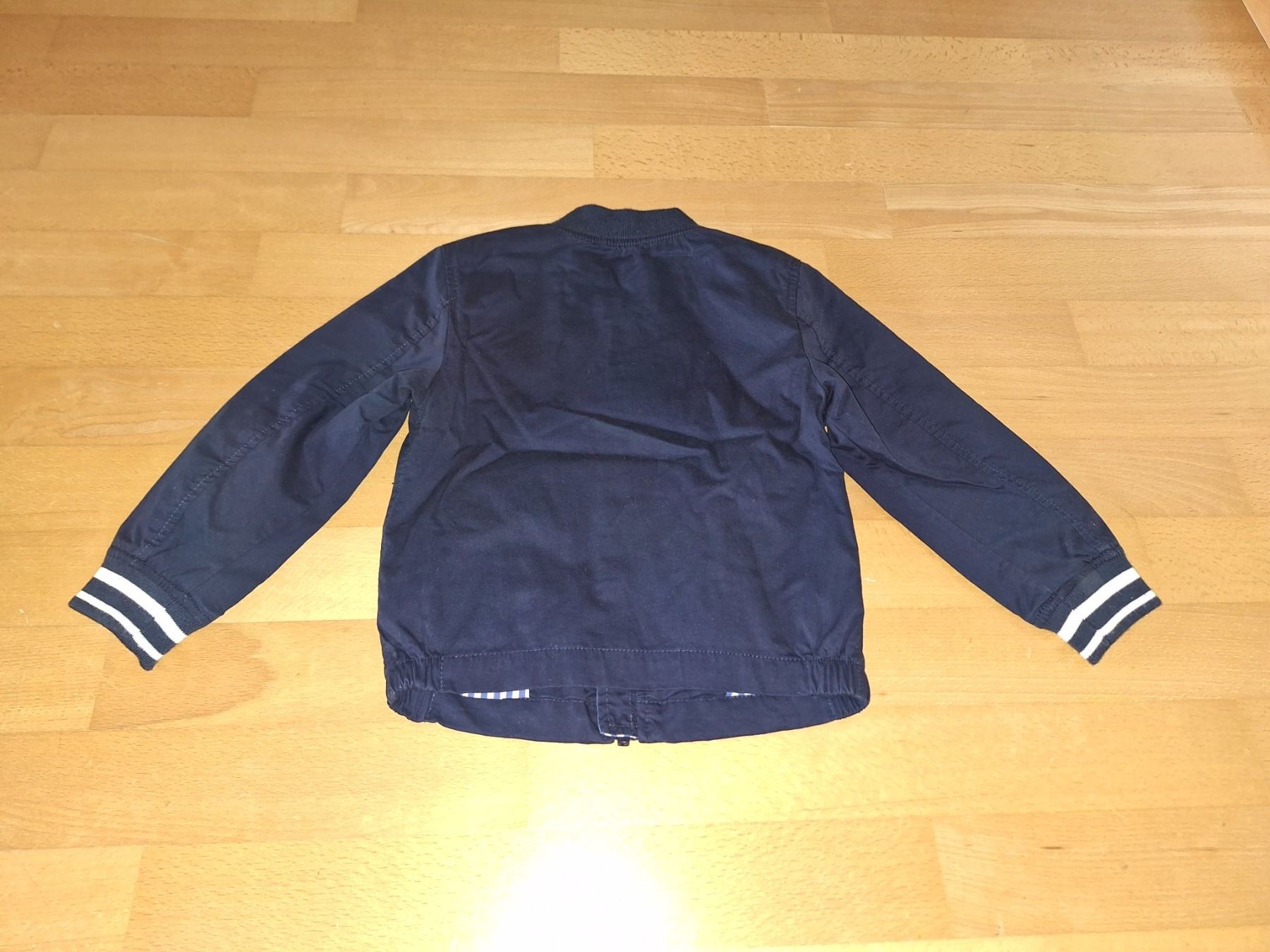 Benetton Giacche & Cappotti: Jacke von Benetton Gr. 98 – Nuovo (secondo la descrizione) da Oberrieden venduto da smarties949 1