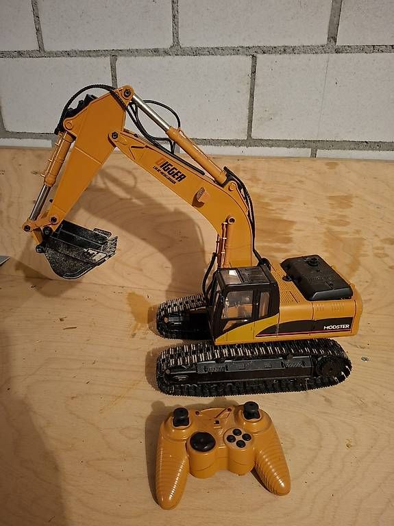 Modellismo RC: RC-Modell DIGGER 1:14 RC-Metallbagger Modster – Usato da Beinwil am See venduto da wrey89 2