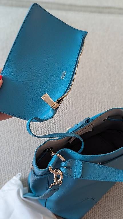Furla Borse da donna: Furla Beuteltasche blau neuwertig – Usato da Bergdietikon venduto da Lindor12 3