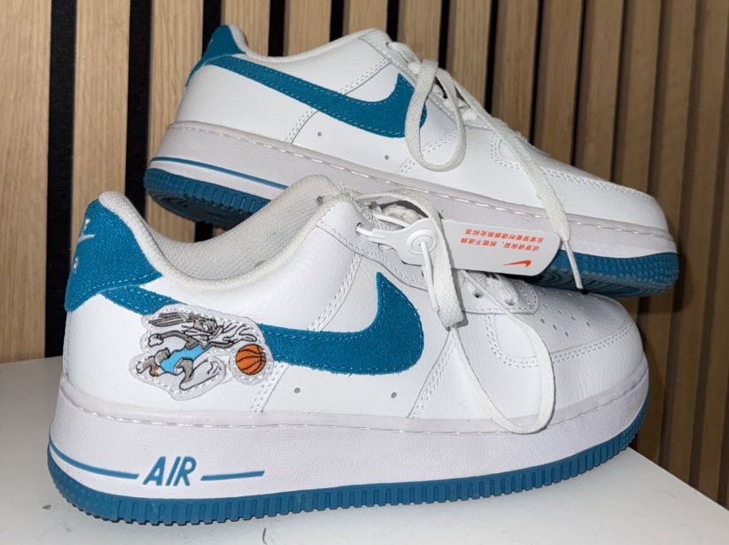 Nike Scarpe da uomo: Airforce 1 Bugs Bunny Edition – Usato da Weinfelden venduto da jaxminolivia 1