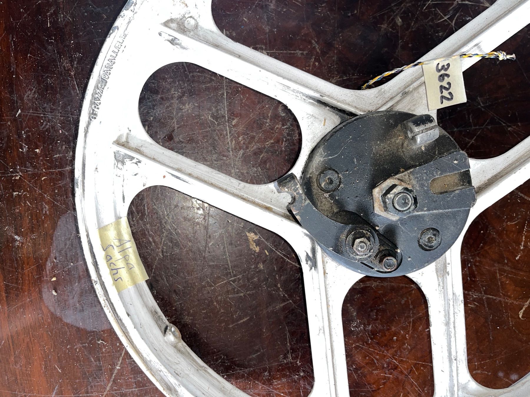 Pony Mofa-Ersatzteile: Pony/Cilo Mofa Vorderrad – Gebraucht aus Fahrni b. Thun von berger_tuning34 1
