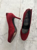 Rote Stuart Weitzman Pumps aus Wildleder, Gr. 38, elegant