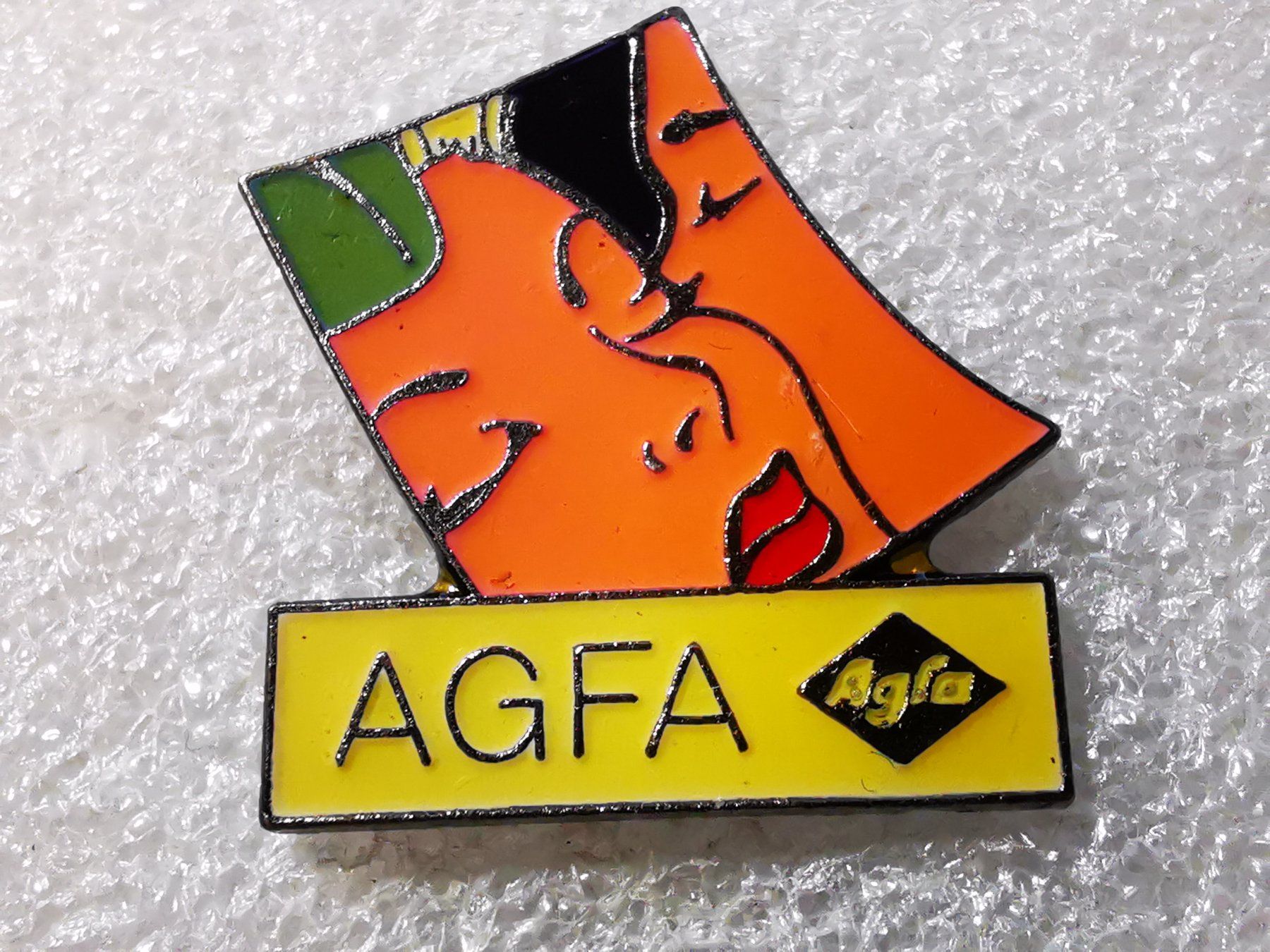 Placchette & Badge: Ansteckpin 31: AGFA – Usato da Oppligen venduto da Pin-Fall-Shop