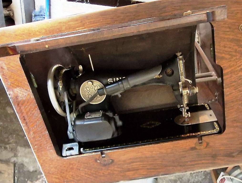 Macchine da cucire: Machine à coudre Singer d'époque électrifiée de 1936 – Usato da Delémont venduto da FB2800 4
