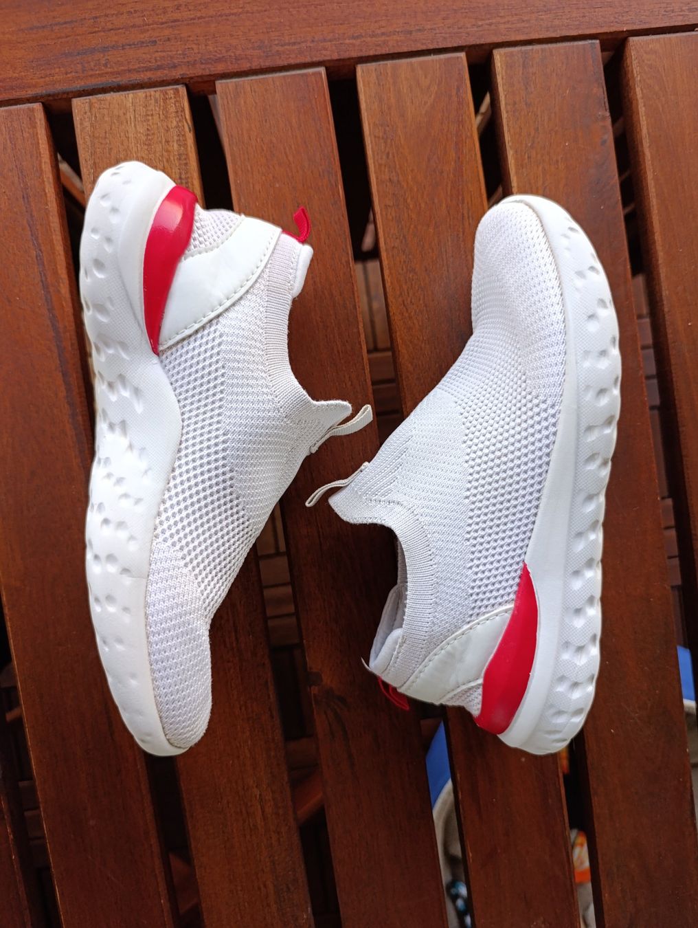 Scarpe per ragazzi: Kinder Sneakers Vty weiss, Gr 34 – Usato da Zürich venduto da VorlonShadow 5