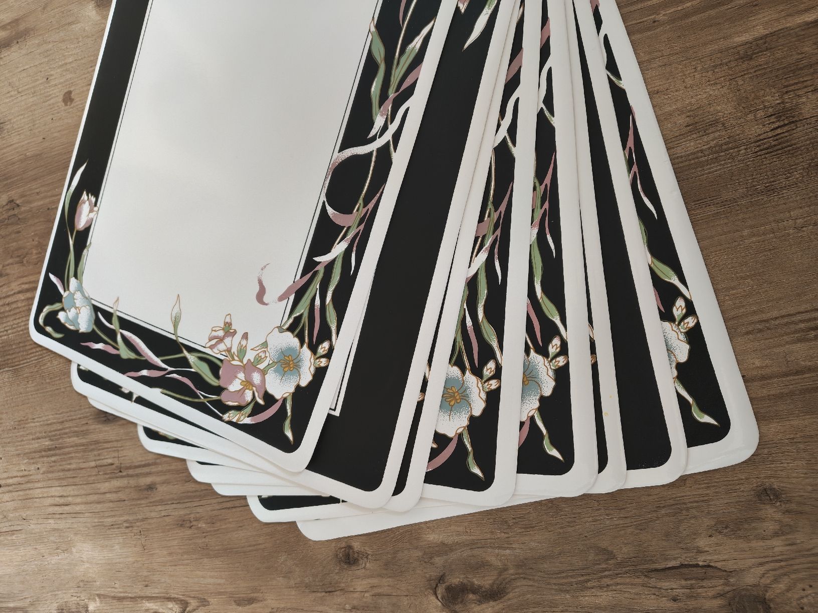Set de table et chaises: 8 Tischset – D'occasion à Flawil par minggeli83 1