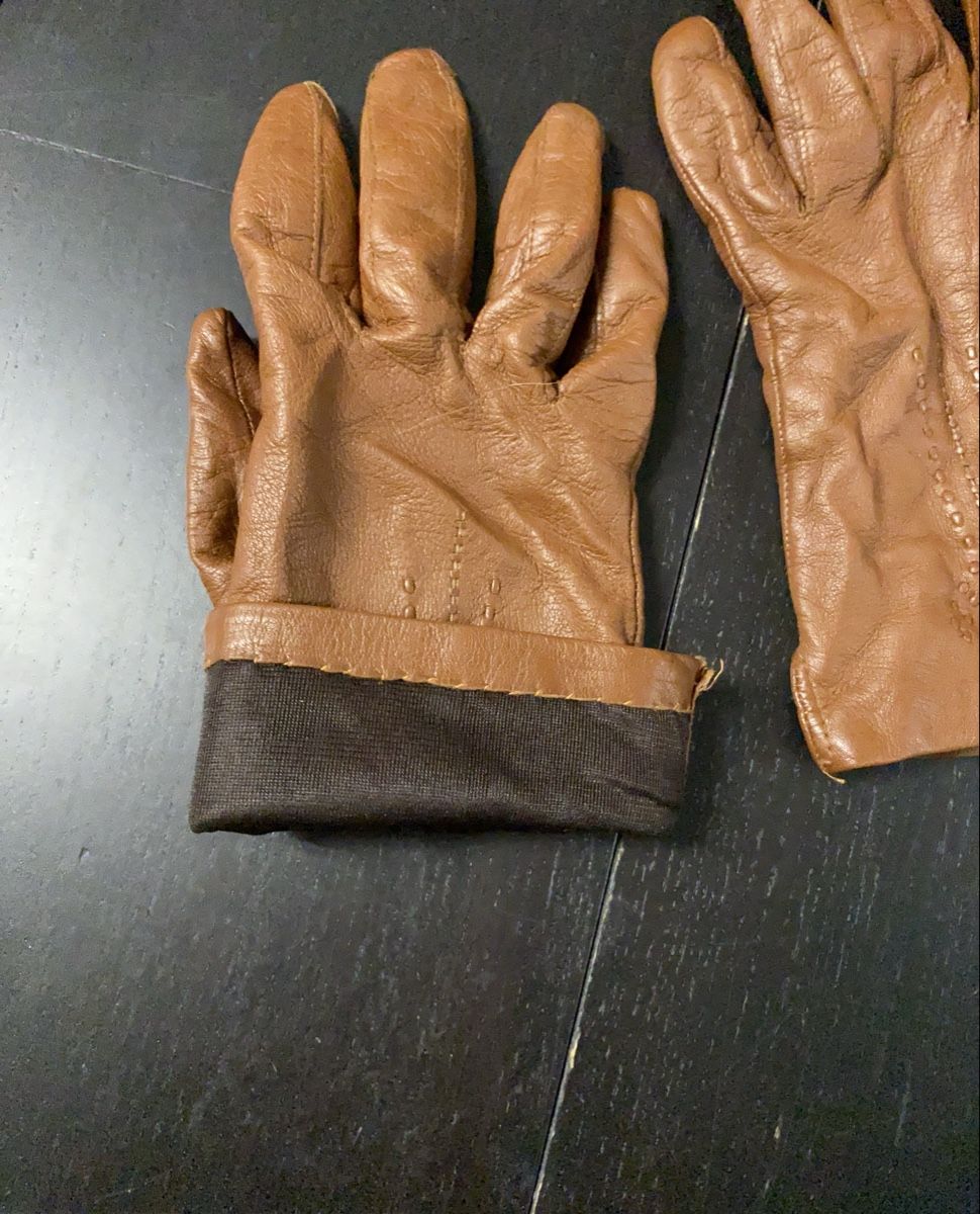 Guanti & manicotti: Vintage Lederhandschuhe – Usato da Biel-Benken BL venduto da PANORMUS 2
