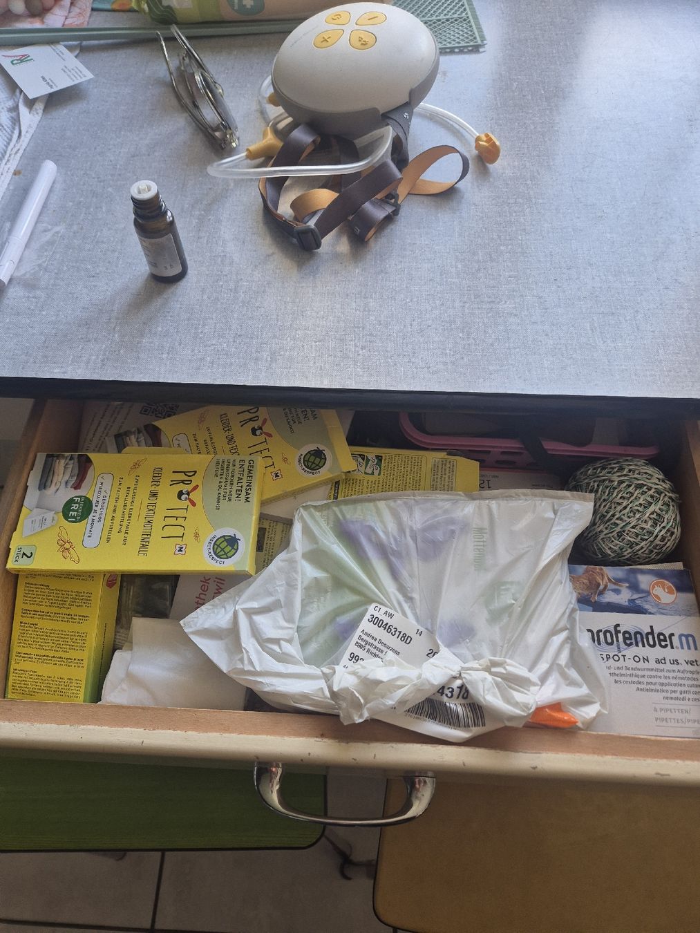 Tavoli: Vintagetisch mit Schublade und 2 Hocker – Usato da Richterswil venduto da and_y7vv 1