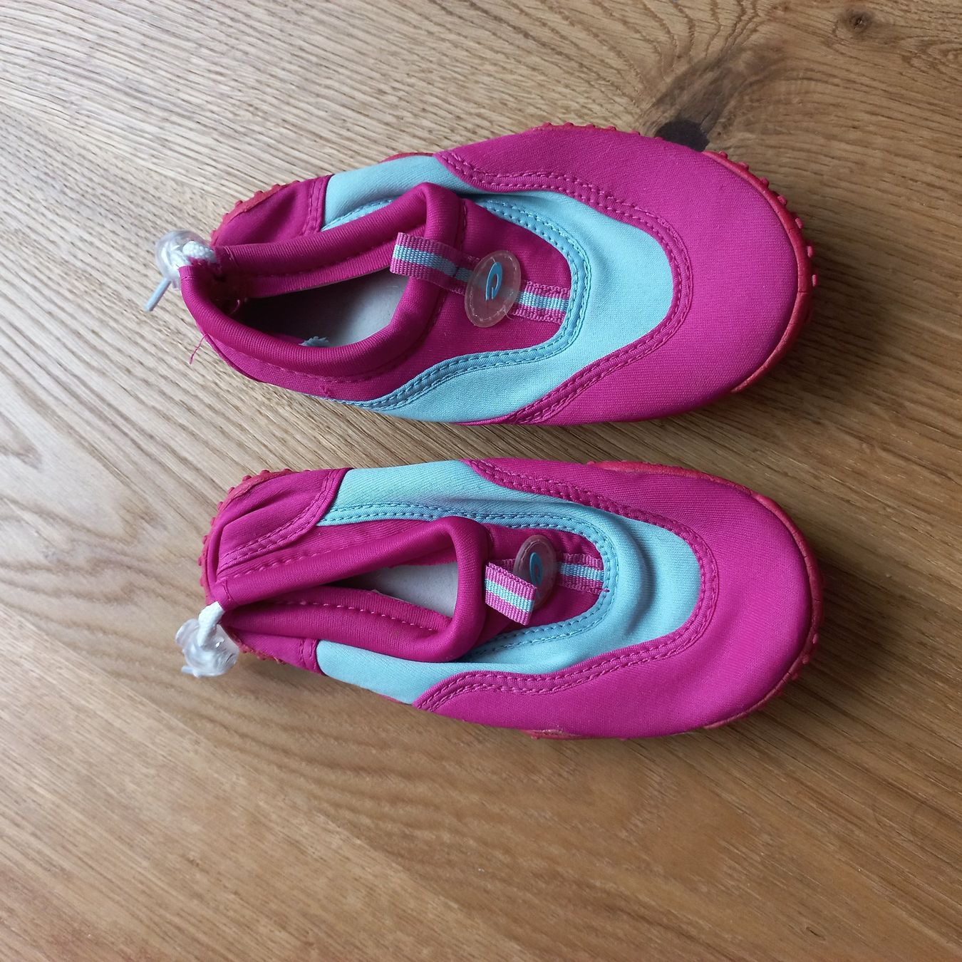 Scarpe per ragazze: Swimmschuhe gr. 30-31 – Usato da Bachenbülach venduto da enigmatic