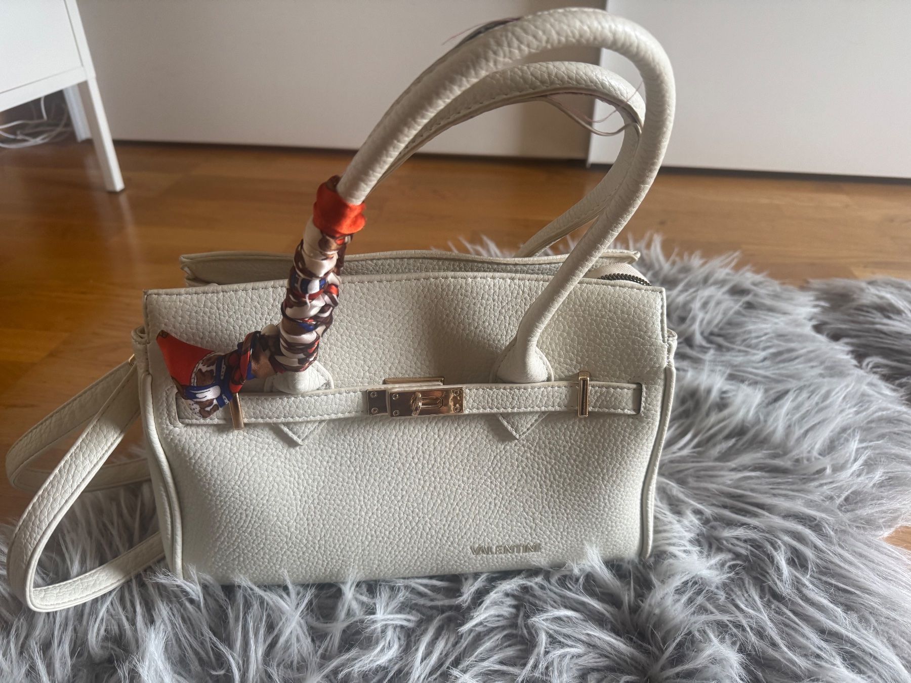 Sacs femmes: Handtasche Valentini weiss Damen – D'occasion à interlaken par zora38 6