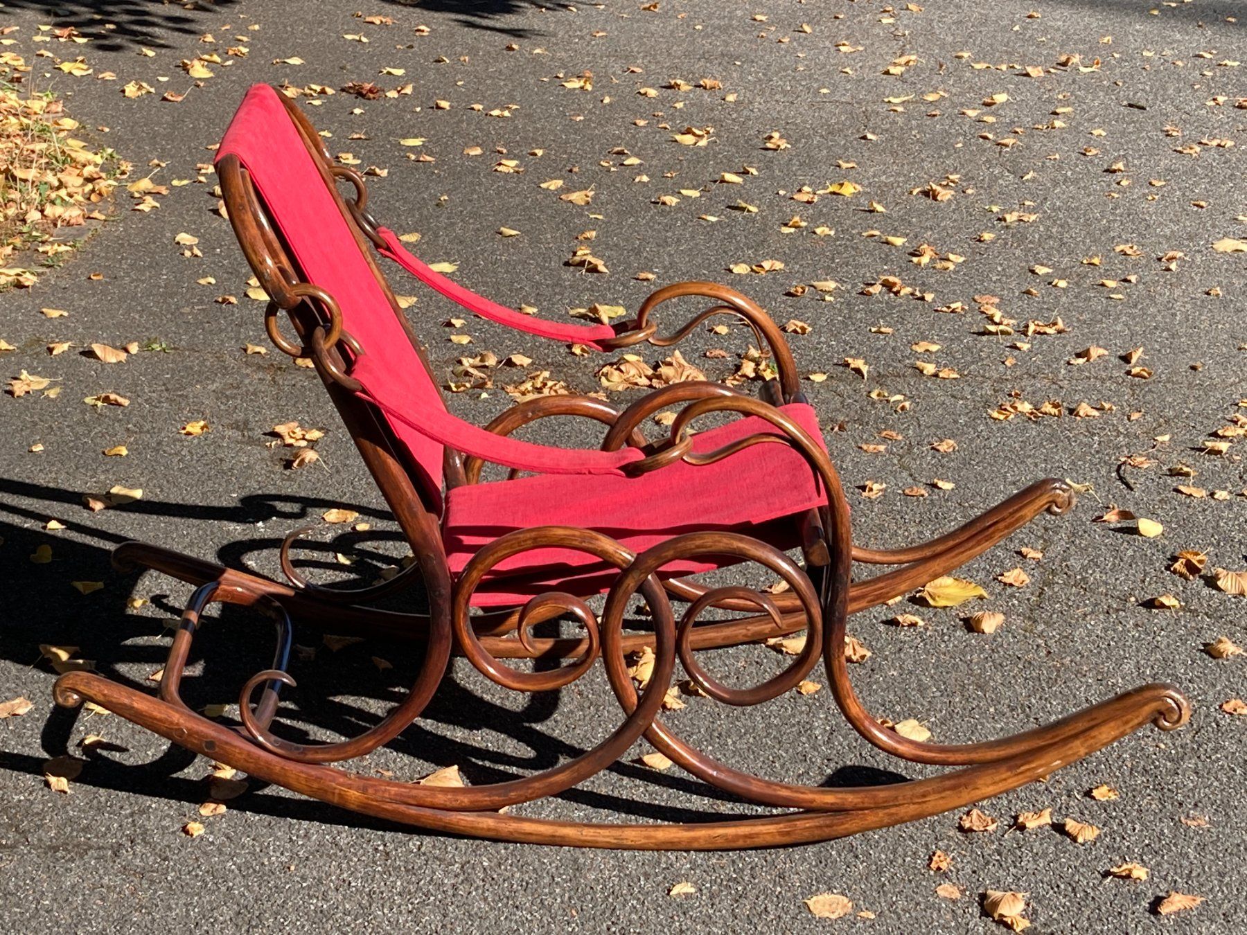 Thonet Sedie: Alter Schaukelstuhl Thonet Nr. 3 – Usato da Bottmingen venduto da ditschli63 2