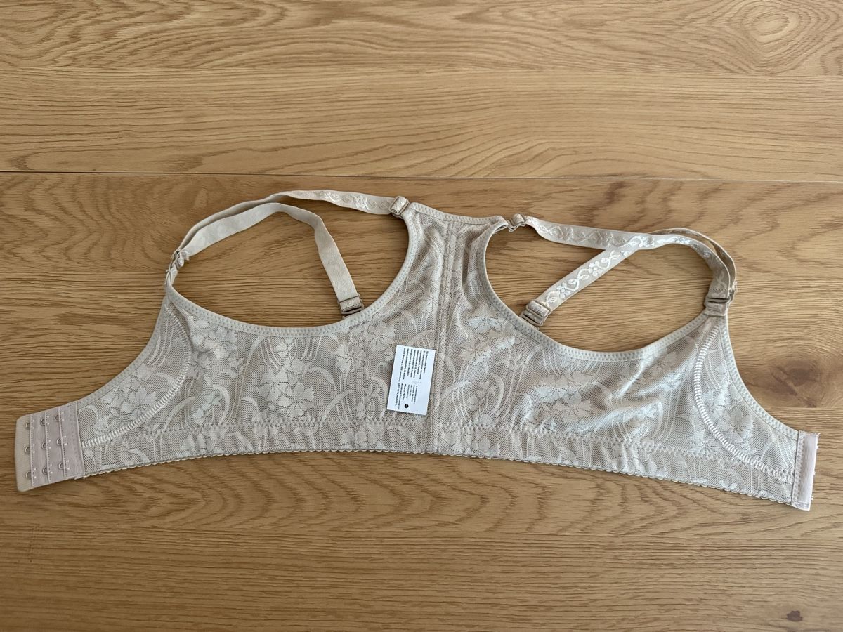 Sonstige Unterwäsche: OKTOBERFEST DIRNDL PUSH-UP BÜSTENHEBER – Neu und originalverpackt aus Laufen von zeli08
