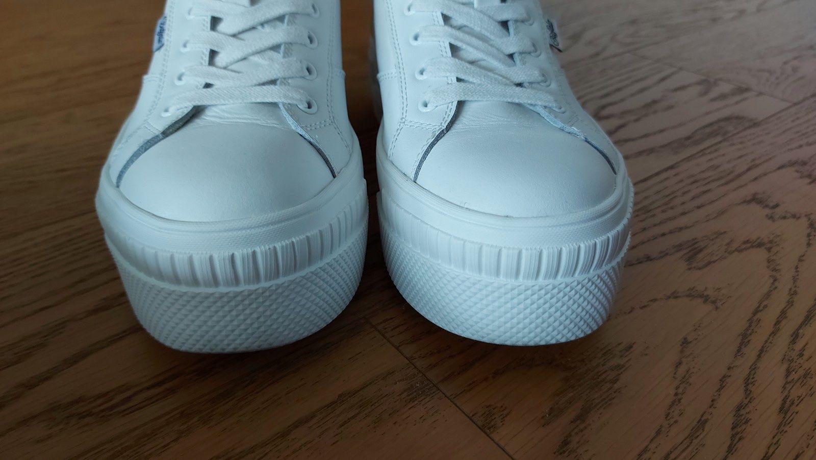 Buffalo Scarpe da donna: Ledersneaker Buffalo Gr. 40 – Nuovo (secondo la descrizione) da Wabern venduto da Irakene 4