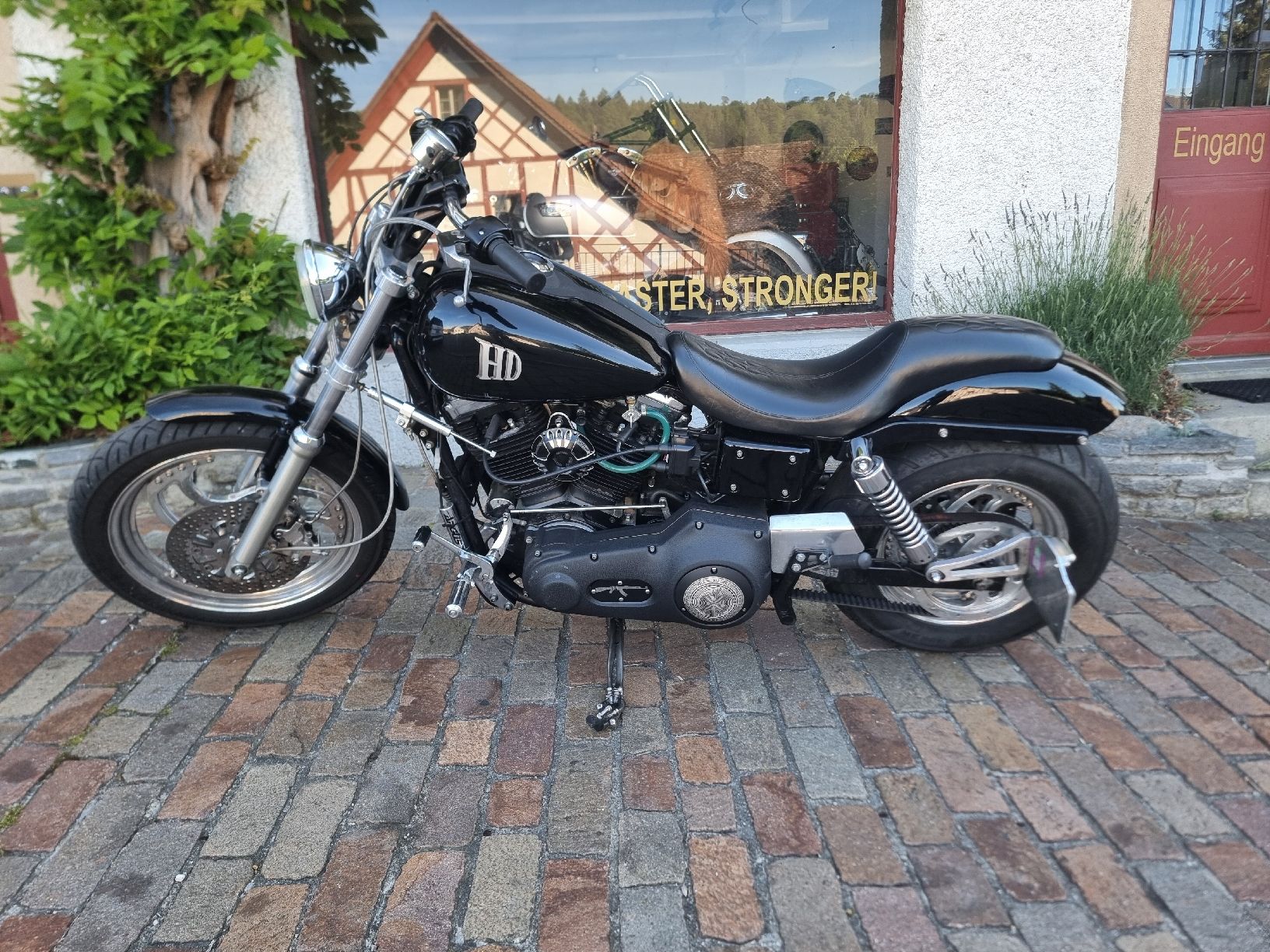 Harley-Davidson Chopper: Harley Davidson Dyna Street Racer / Dragster / Custom – Gebraucht aus Glattfelden von Gasoline_Family 4