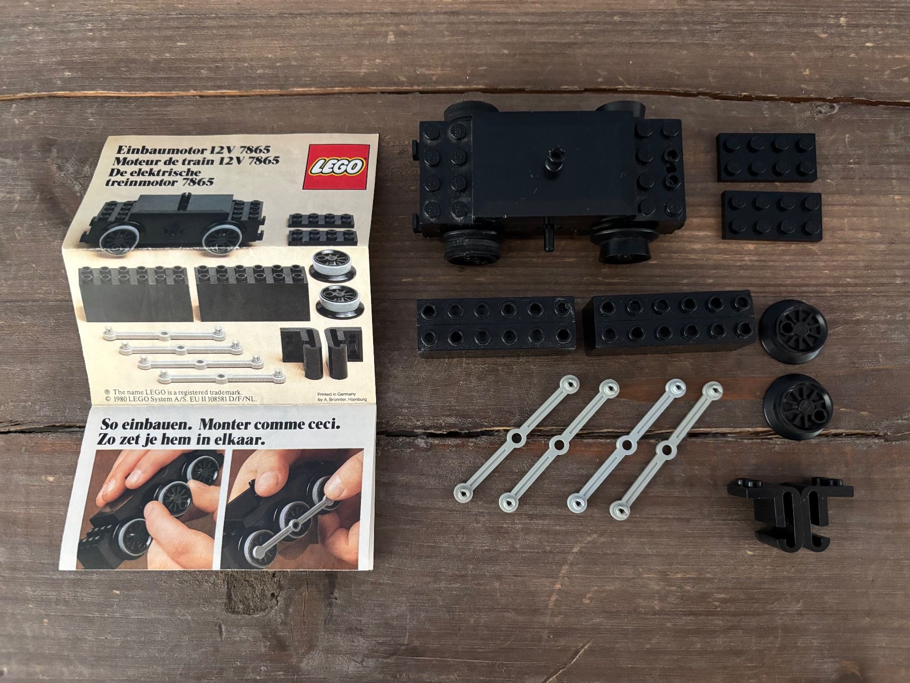 Lego Kit di costruzioni: LEGO 7865 12V Eisenbahn Einbaumotor – Difettoso da Luzern venduto da celine7373
