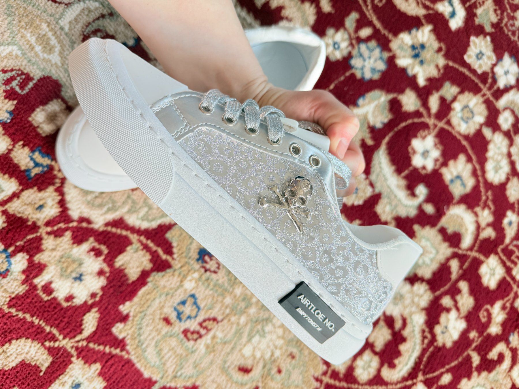 Herrenschuhe: Baskets blanches argentées – Neu (gemäss Beschreibung) aus Genève von AWWA 2