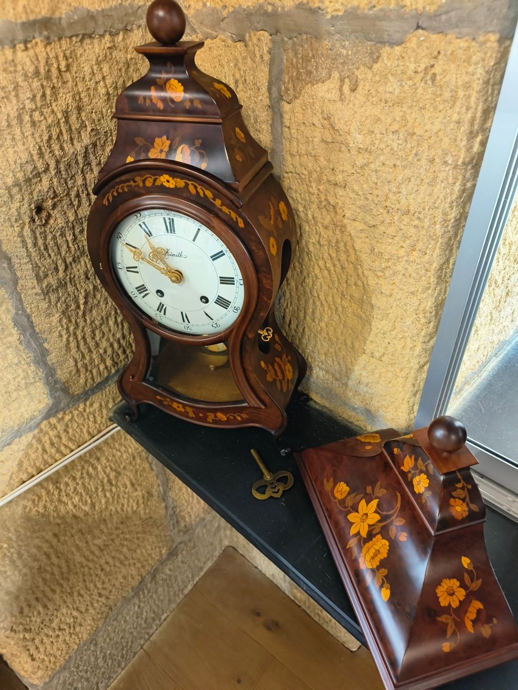 Zenith Stand- & Wanduhren: Zénith – Gebraucht aus La Chaux-de-Fonds von curtitswisswatches 1