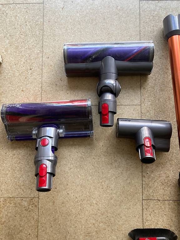 Staubsauger & Zubehör: Dyson cyclon v10 absolute – Gebraucht aus Thun von ersteigern 1