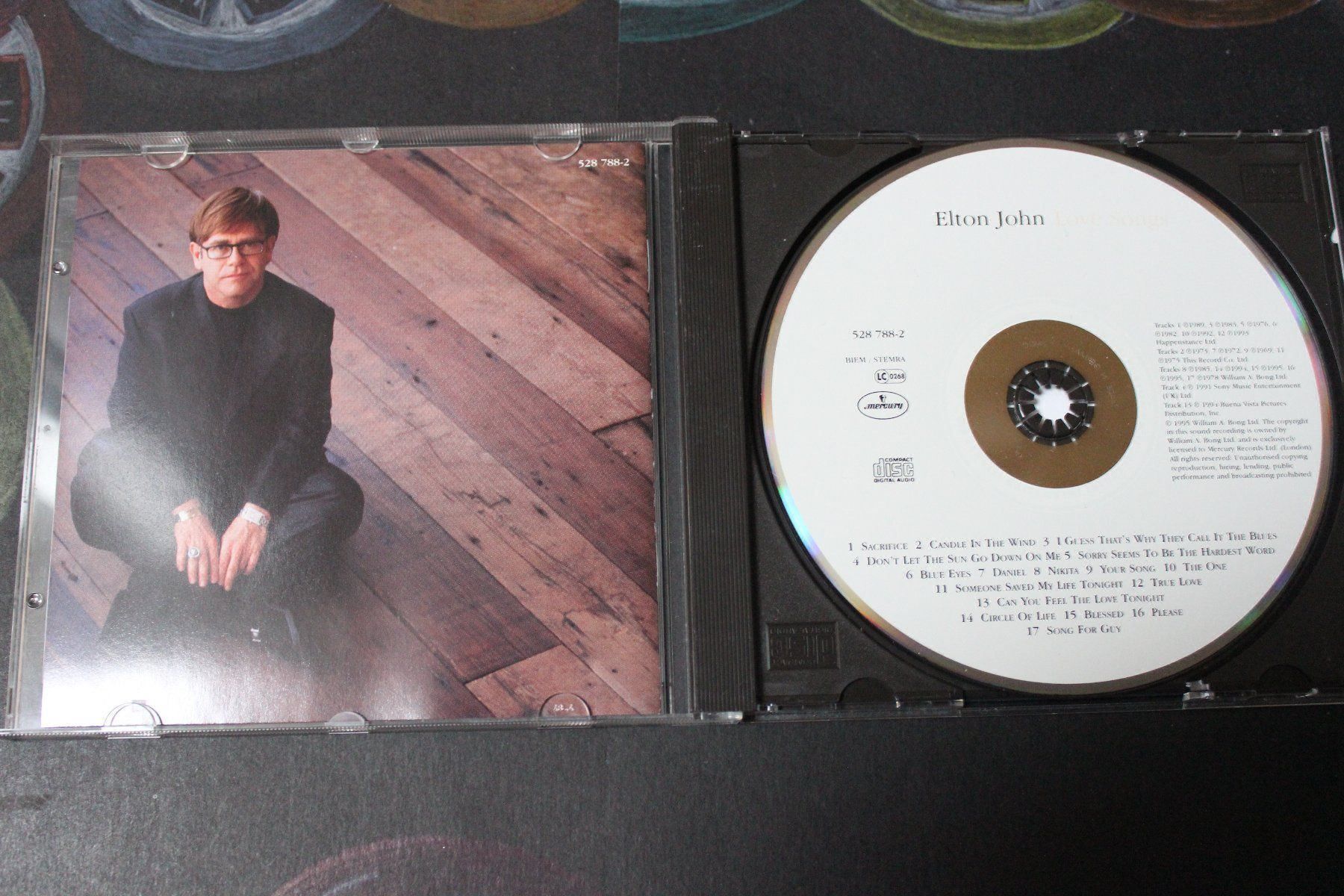 CD: ELTON JOHN - LOVE SONGS CD 1995 – Usato da Tübach venduto da JamesStone 3
