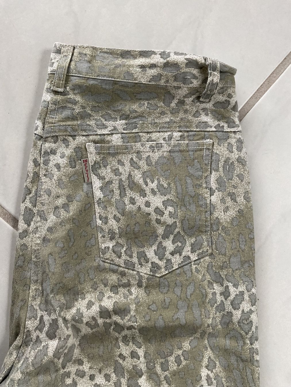 Jeans: Gemusterte Jeanshose Gr. 40 – Usato da Adliswil venduto da bei_2b57 3