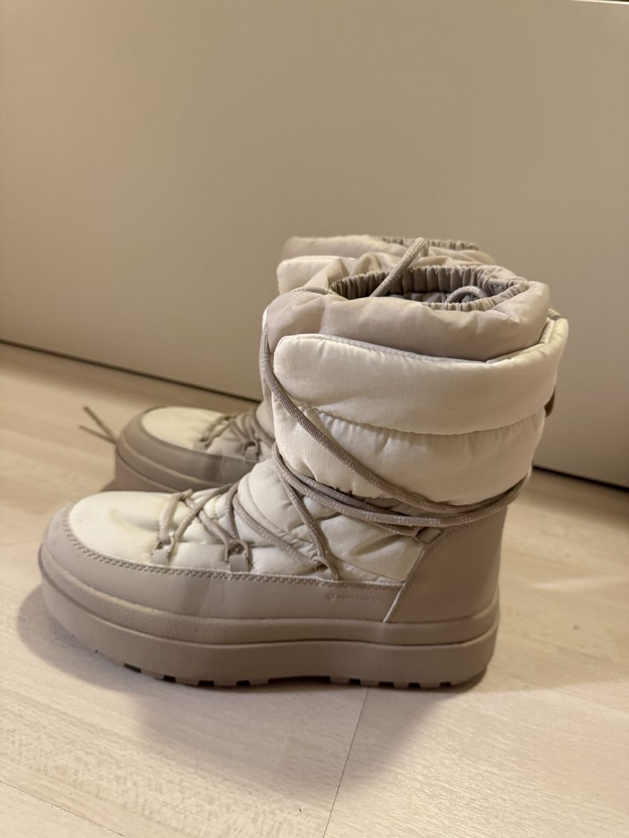 Oysho Chaussures femmes: Winter Boots Beige Size 37 – Neuf (Voir description) à Baar par luc_6ddm