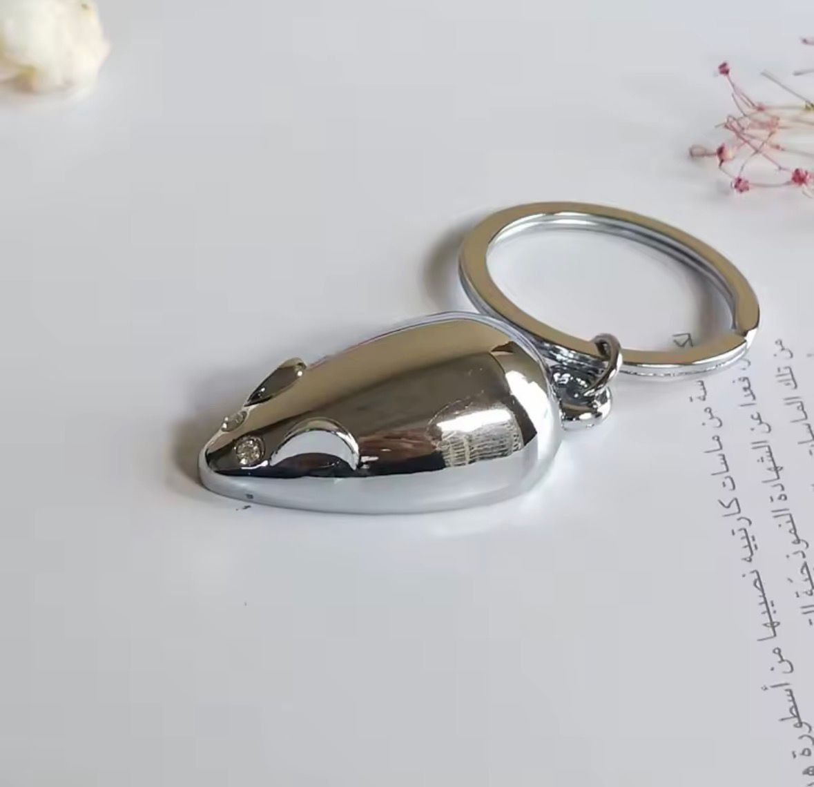 Schlüsselanhänger & - bänder: Maus Schlüsselanhänger Silber Optik mit Strassstein – Neu und originalverpackt aus Tägerwilen von Swiss-Ricardo 3