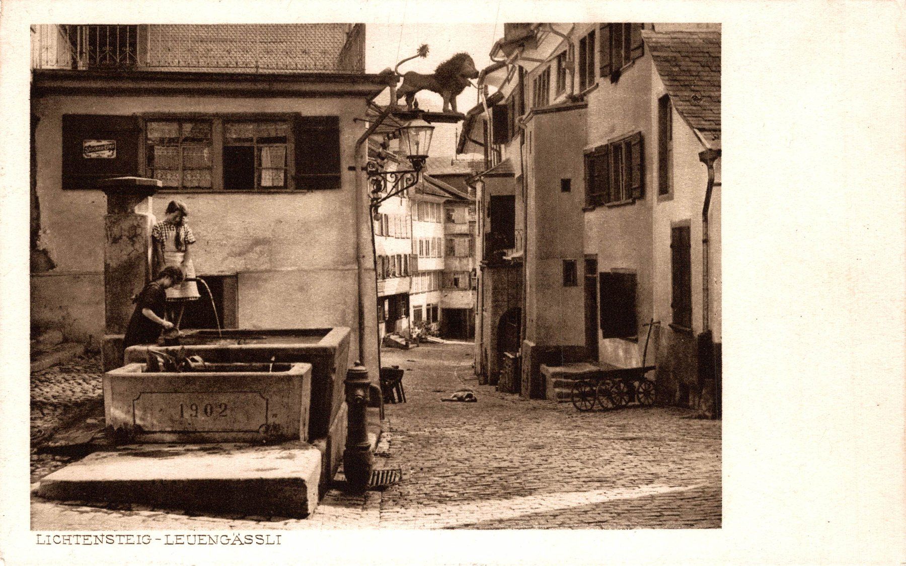 Ansichtskarten: Lichtensteig - Leuengässli. Brunnen – Gebraucht aus Bronschhofen von Astore