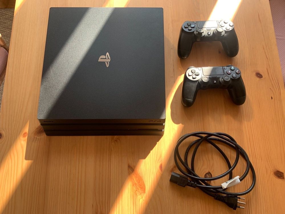 playstation 4 pro 7016b