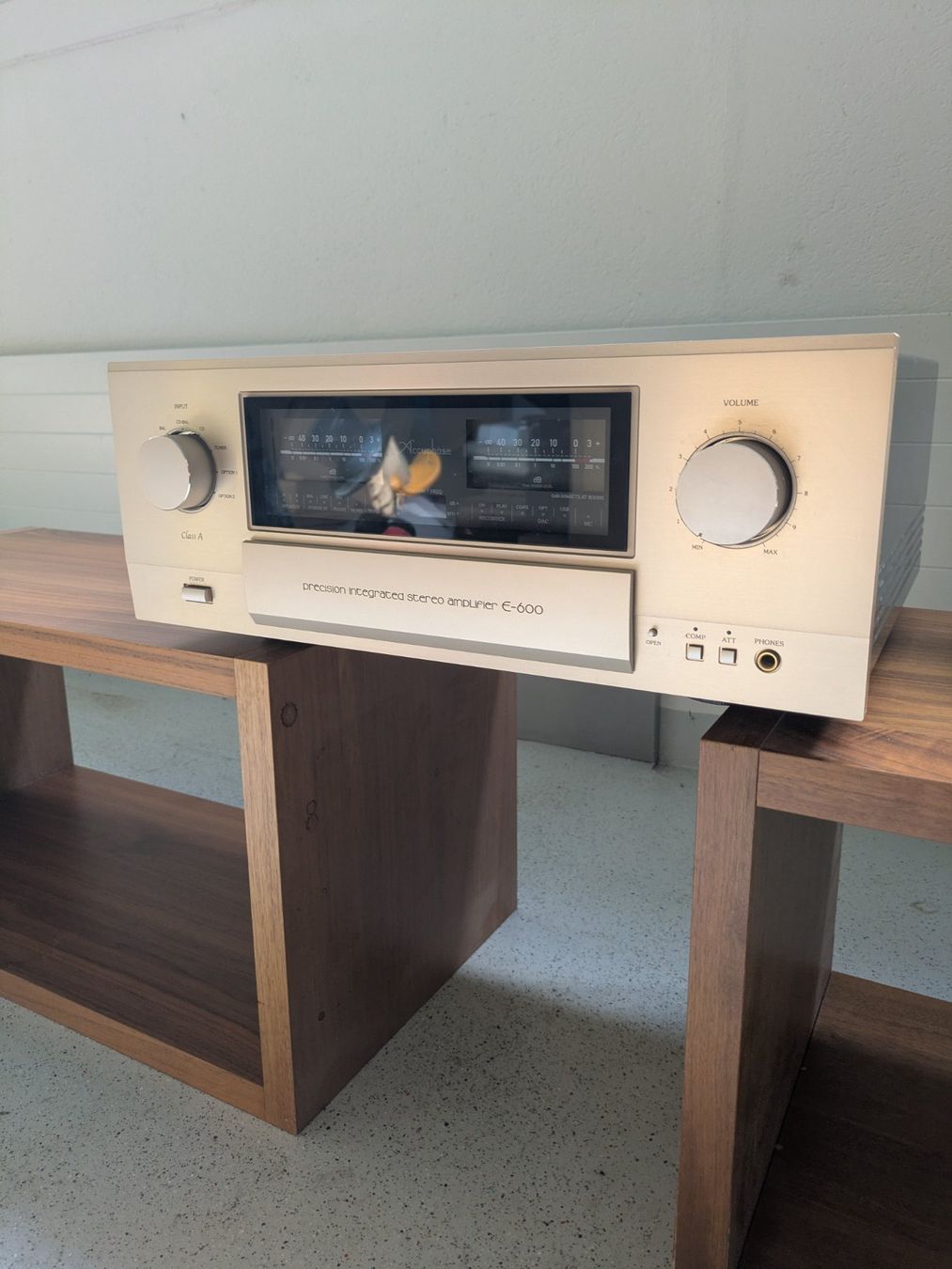 Accuphase Amplificatori: Class-A-Vollverstärker Accuphase E-600 – Usato da Baar venduto da Smax4