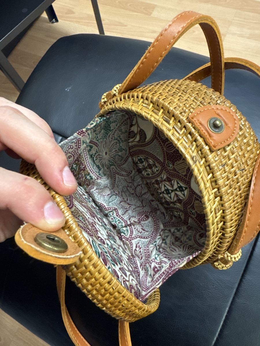 Borse da donna: exotische Runde Handtasche aus Bali – Usato da Ostermundigen venduto da Vangiolillo 3