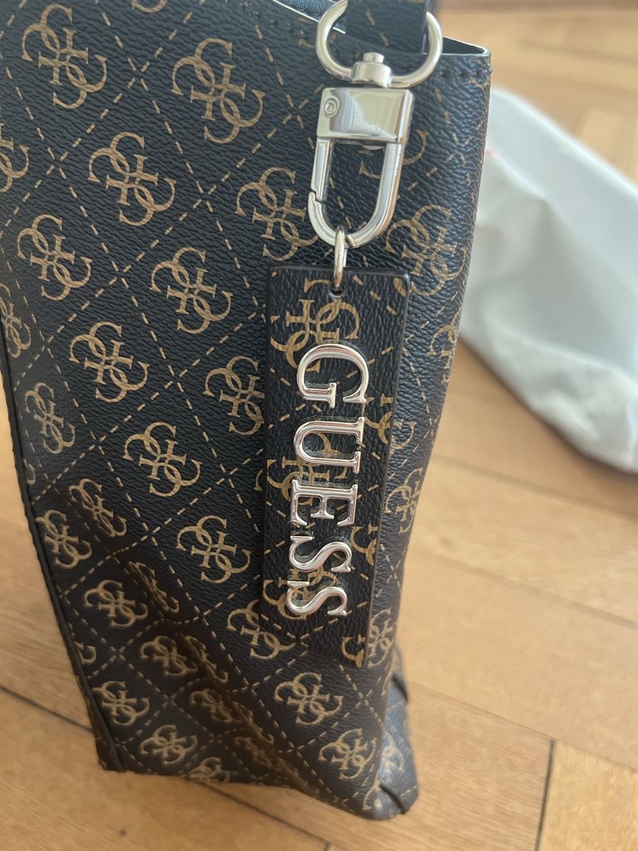 Guess Borse da donna: Schöne Guess Handtasche mit Muster – Usato da Thun venduto da bab_t79n 6
