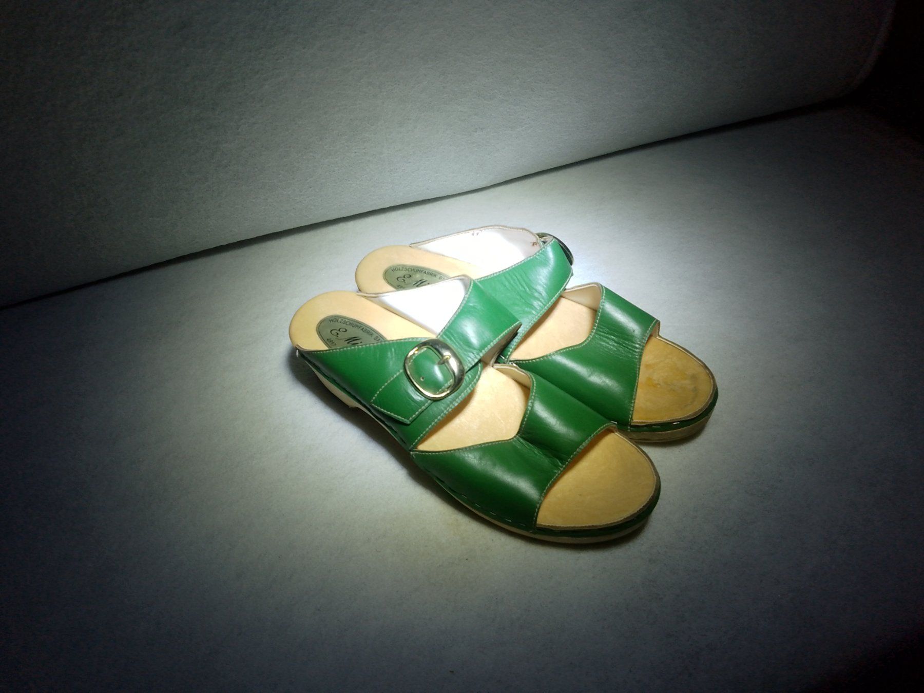 Damenschuhe: Schweizer Holz Zoggeli-Sandalen, Clogs, Garten Schuhe – Neu und originalverpackt aus mümliswil von muemellian